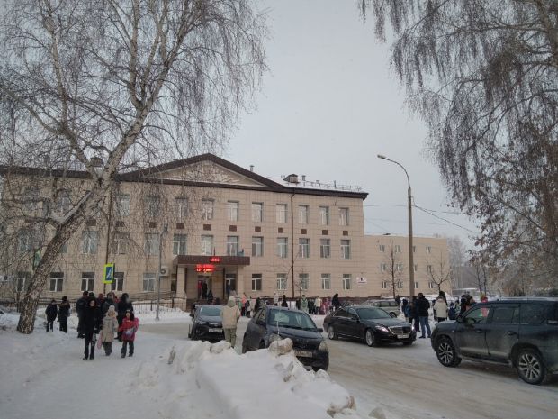Неизвестные сообщили о минировании школ в Новосибирске