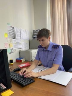 Двое подростков оказались на скамье подсудимых из-за угона авто