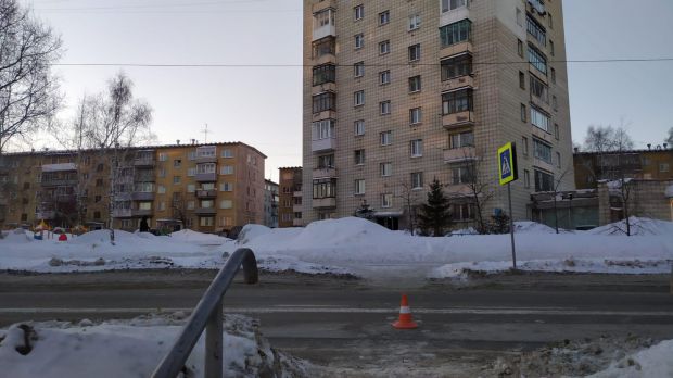 Утром на Шлюзе сбили 17-летнюю девушку
