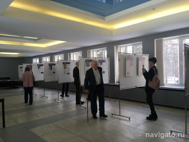 Выставка о многогранных женщинах Академгородка открылась в Доме ученых