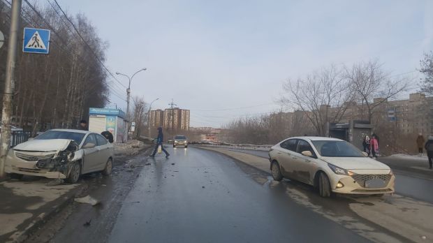 Водитель Хендай сбил девушку и скрылся с места ДТП