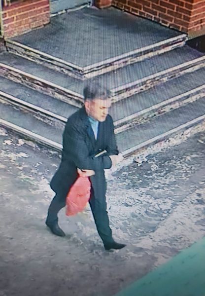 Полиция просит помощи в поисках подозреваемого в краже