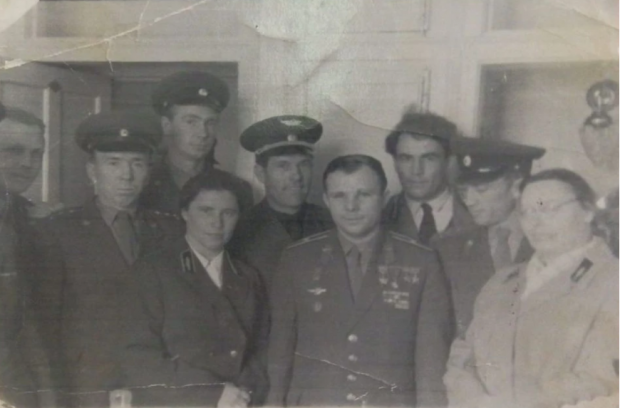В Новосибирске нашли редкую фотографию с Юрием Гагариным