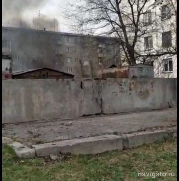 В Советском районе из-за пала травы частично сгорел автомобиль