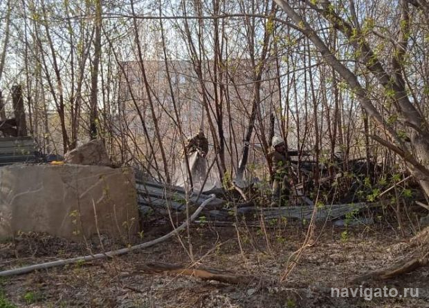 Между зданиями налоговой службы и военкомата вспыхнул пожар