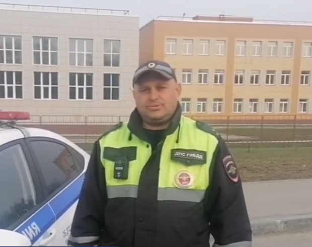 Инспекторы ДПС помогли доставить больного в клинику Мешалкина (видео)