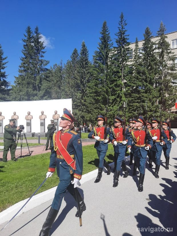 Традициям военного училища верны!