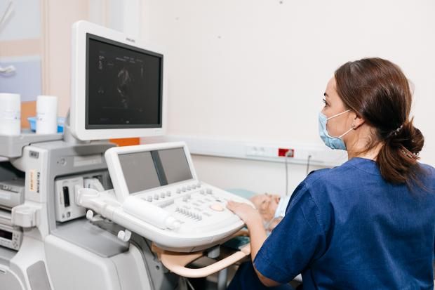 Как защитить сердце при онкологии, изучают врачи клиники Мешалкина