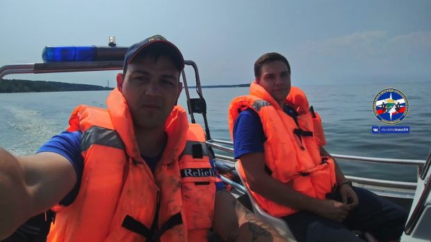 Спасатели пришли на помощь пятерым отдыхающим на Обском море