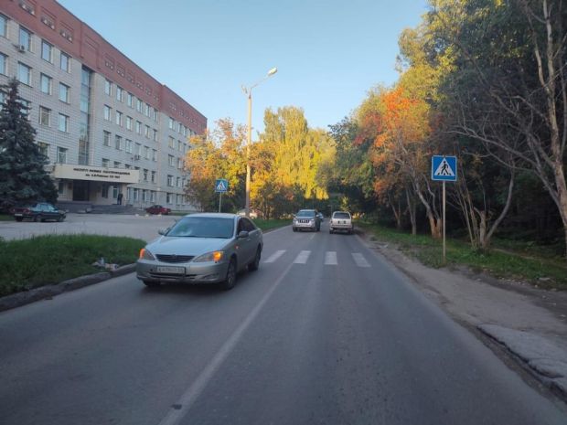 На пешеходном переходе возле ИФП СО РАН сбили мужчину