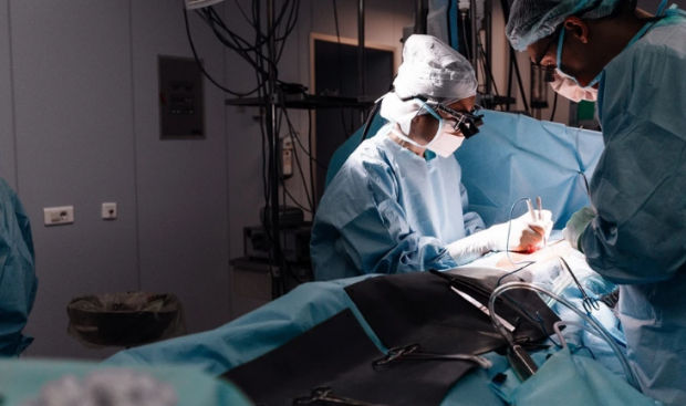 Новосибирские врачи спасли жизнь недоношенному ребенку