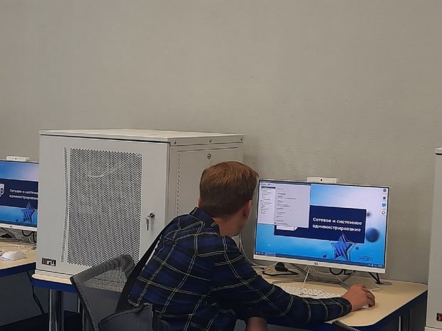 50 учителей информатики получат единовременную выплату 115 тысяч рублей