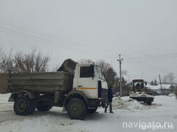 Анатолий Локоть рассказал, откуда берется грязь на дорогах и тротуарах зимой