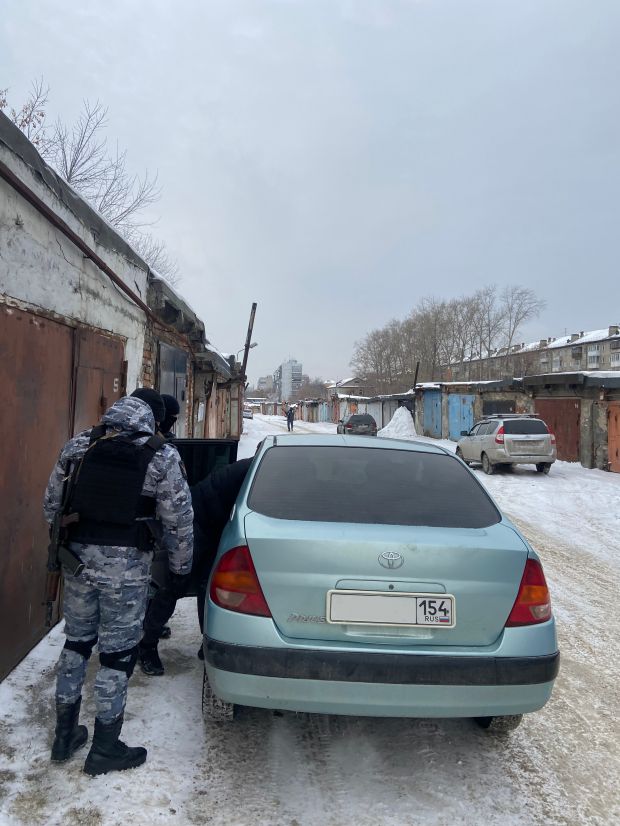 Судебные приставы нашли автомобиль виновницы ДТП и арестовали его