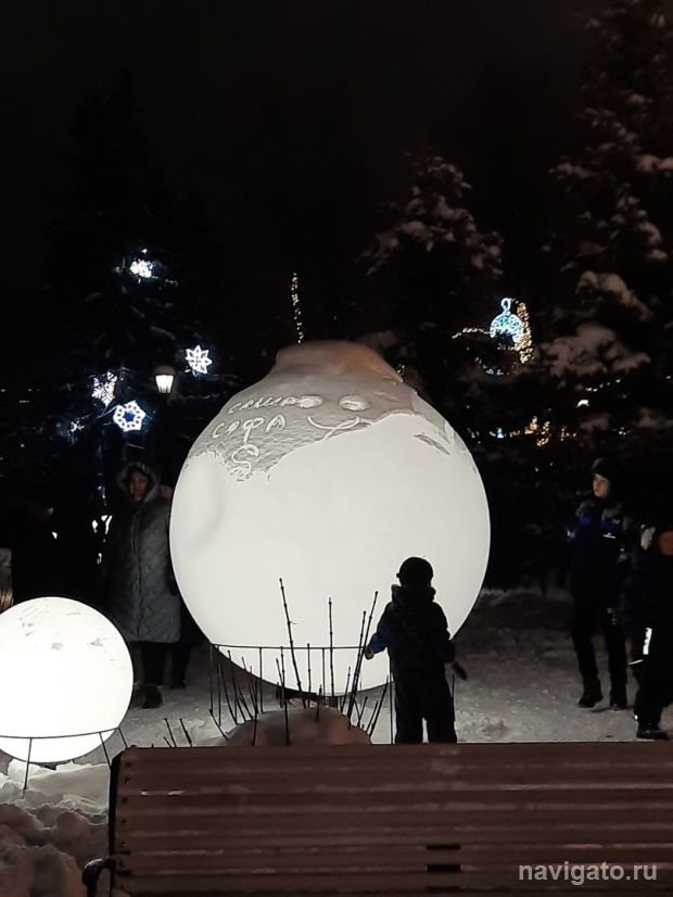 Новосибирцы массово отправились смотреть красоты центра города 1 января