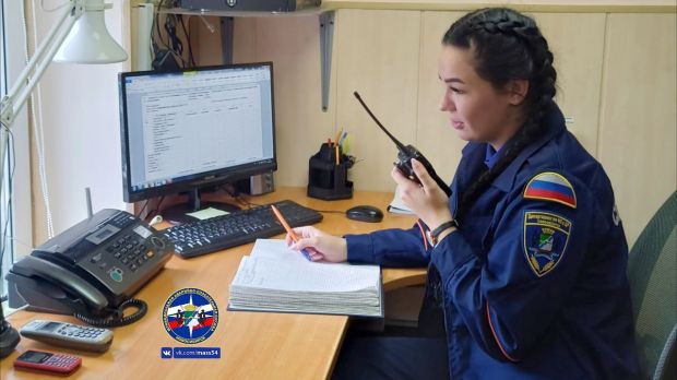 На ОбьГЭС прохожие вызвали спасателей спящему мужчине