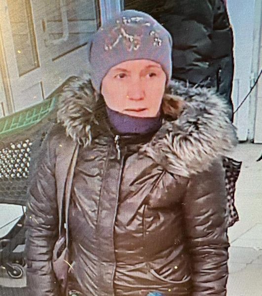 Полиция объявила в розыск женщину, похитившую банковскую карту