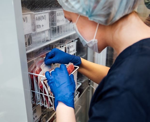 Три дня в клинике Мешалкина ждут тех, кто готов стать донором крови