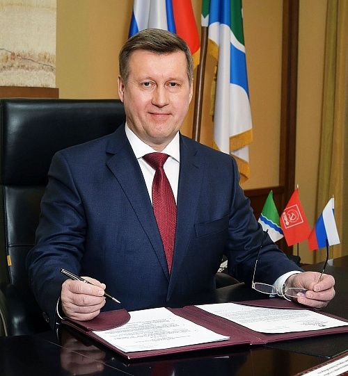 Мэр поздравляет новосибирцев с Днём защитника Отечества