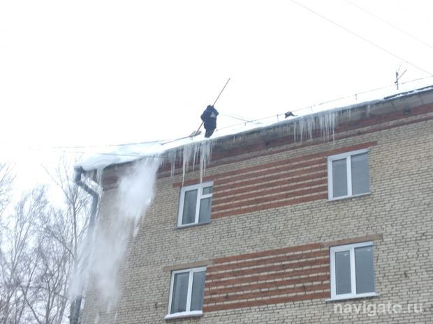 В Советском районе очищены от наледи и снега все крыши