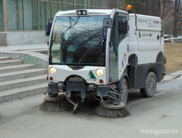 Летней уборочной техники на улицах Новосибирска стало больше