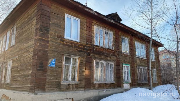 Наталья Пинус встретилась с жителями старых бараков на Иванова
