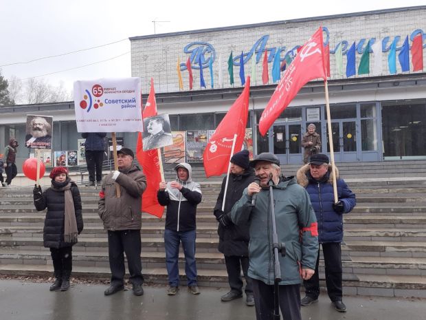 Первомайские демонстрации прошли в Новосибирске после трехлетнего перерыва