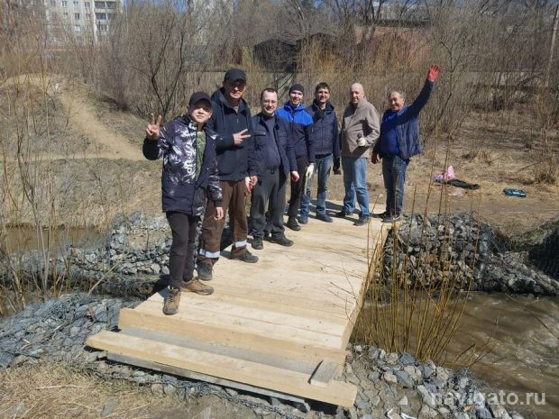 Жители Нижней Ельцовки отремонтировали мостик через речку