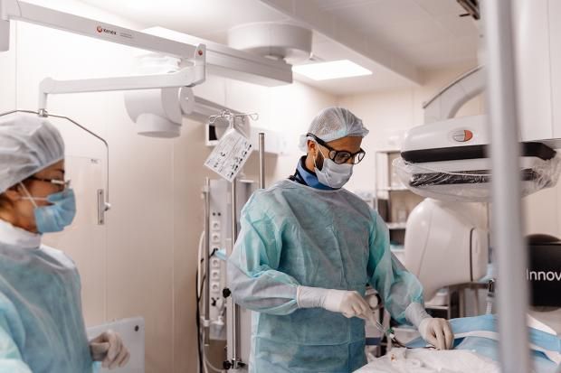 Врачи клиники Мешалкина помогли пациенту с множественным раком