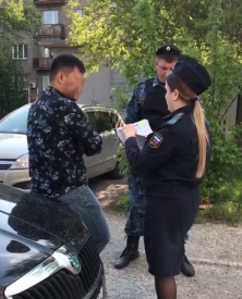 Судебные приставы вычислили должника через службу такси