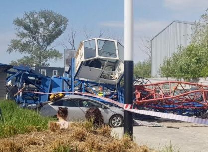 При падении башенного крана погибла женщина