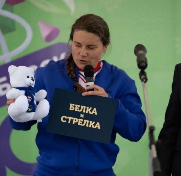 В зоопарке объявили имена двух медвежат