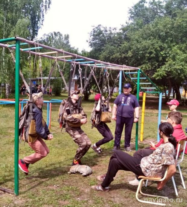 Около 50 школьников участвовали в сборах «Юный десантник»