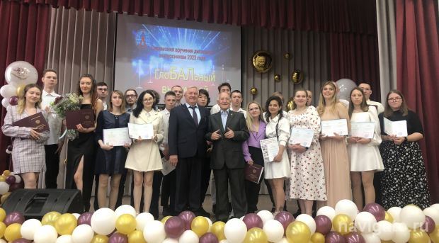 25 красных дипломов получили выпускники НПК