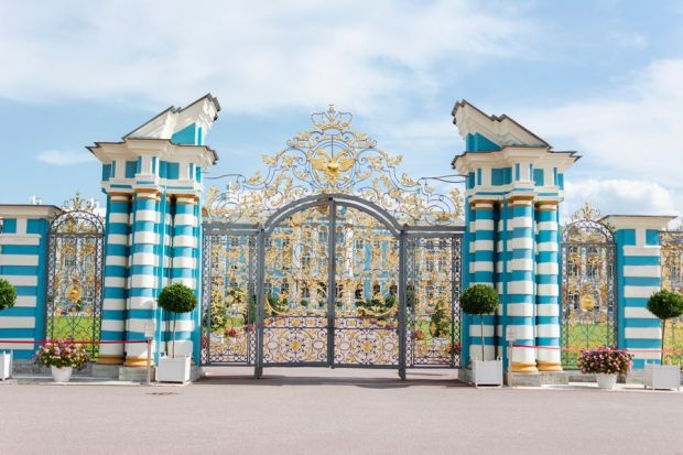 Когда туристу лучше ехать в Санкт-Петербург?