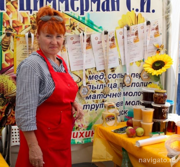 Пчеловоды угощают новосибирцев редкими сортами ароматного мёда