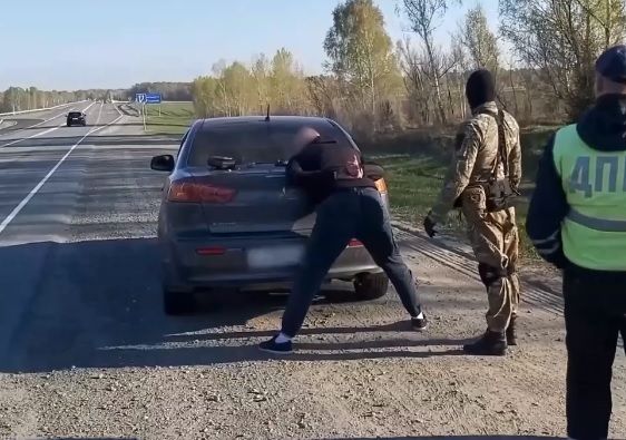 Серийного угонщика задержали на Алтае