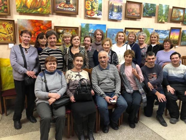 Художник-самородок открыл персональную выставку в ДК «Академия»