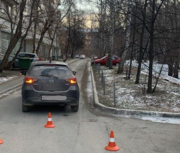 Во дворе на улице Терешковой сбили школьника