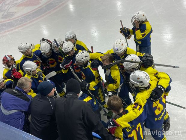 Команда «Энергия» продолжает сражаться на Первенстве СФО по хоккею