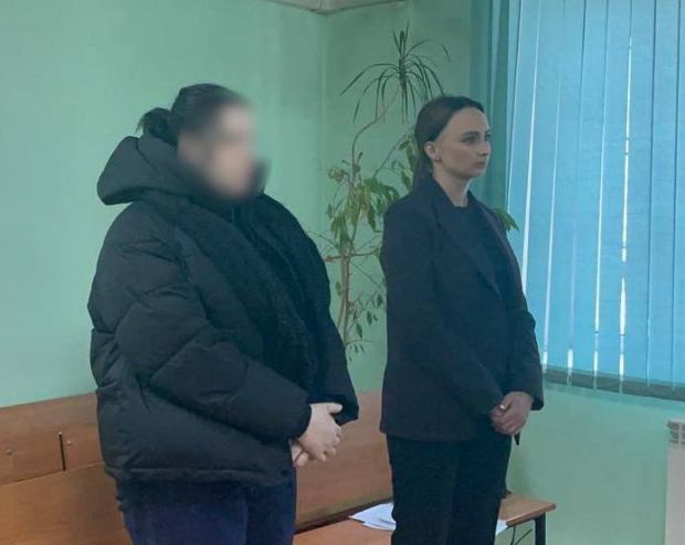Суд арестовал женщину, выкинувшую ребенка в мусорный бак