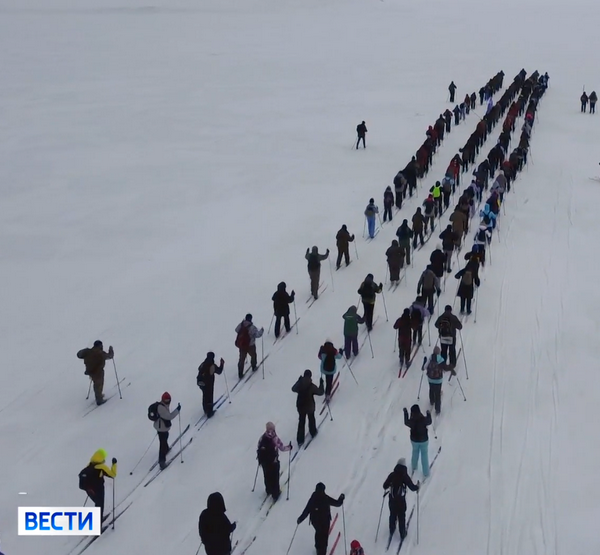 Около 150 человек отправились из ДМ «Маяк» в Ледовый марафон