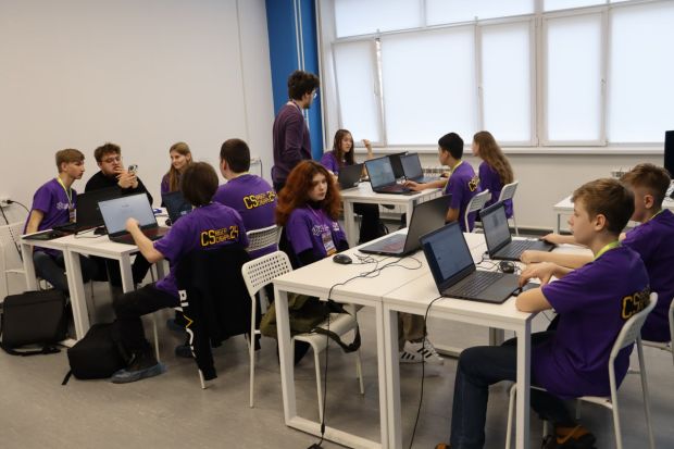 Хакатон «Кибер Сибирь 2024» собрал 30 школьных команд