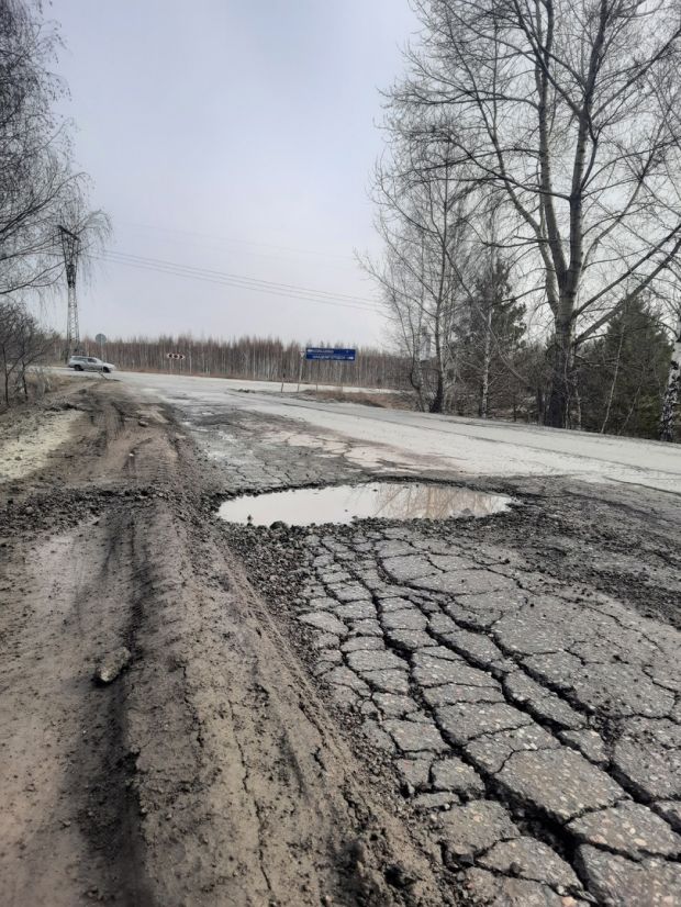 Автомобилисты жалуются на состояние проезжей части по улице Тимакова