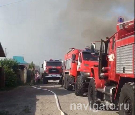 Трижды за неделю неизвестные поджигали заброшенное здание