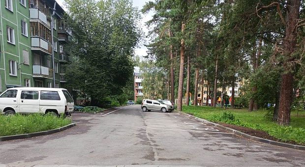 Продолжается благоустройство дворов по целевым программам