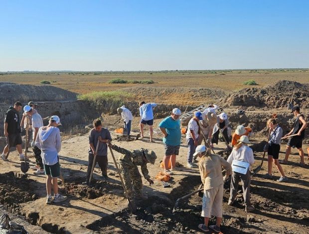 Новосибирские школьники участвовали в раскопках в Астрахани