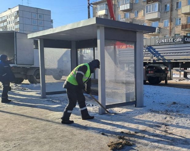 В микрорайоне ОбьГЭС появился новый остановочный павильон