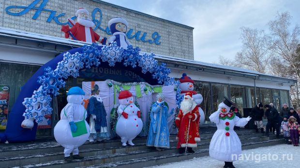 Первая городская ёлка открыта в Советском районе