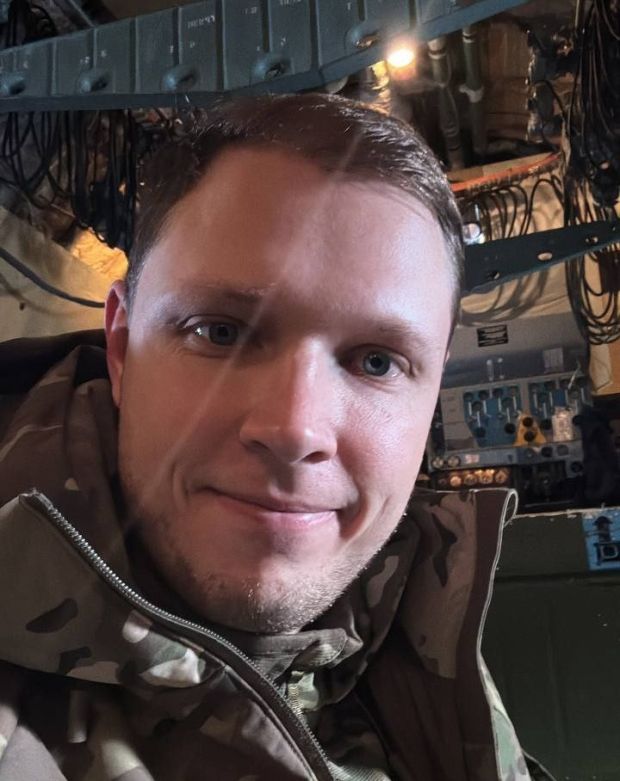 Депутат горсовета Виктор Стрельников подписал контракт с Минобороны